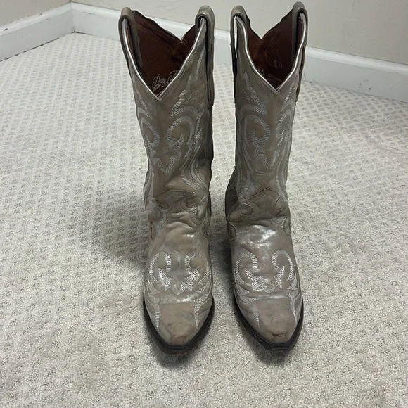 Metallic White Cowgirl Boots - Picture 2 of 7